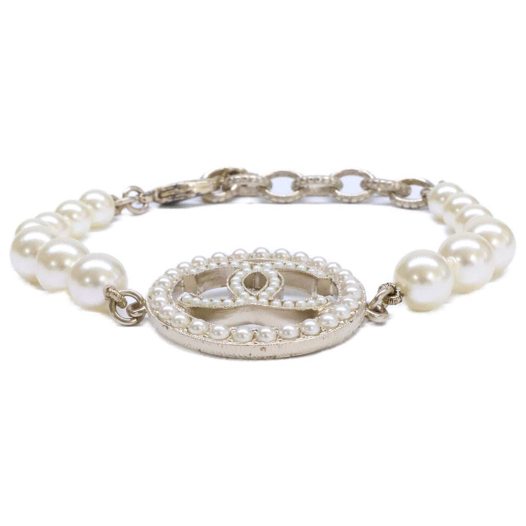 Chanel CC Logo Pearl — view 3