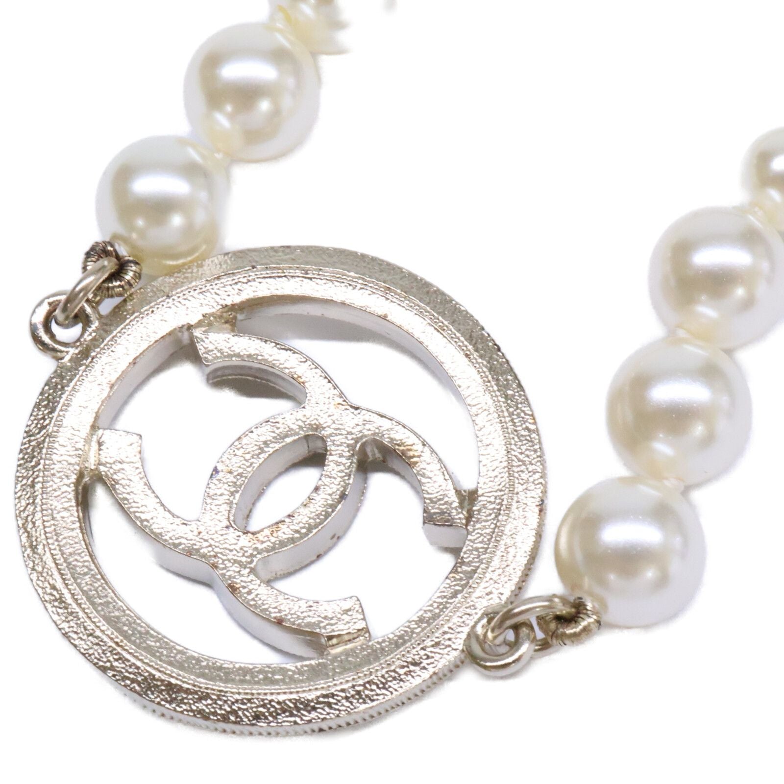 Chanel CC Logo Pearl — view 4