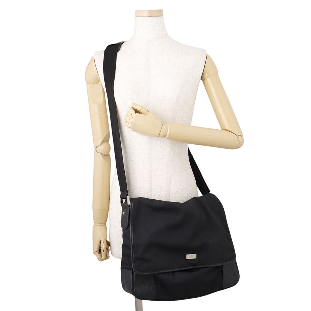 Gucci Shoulder Bag GG Embossed Nylon Leather Black — view 4