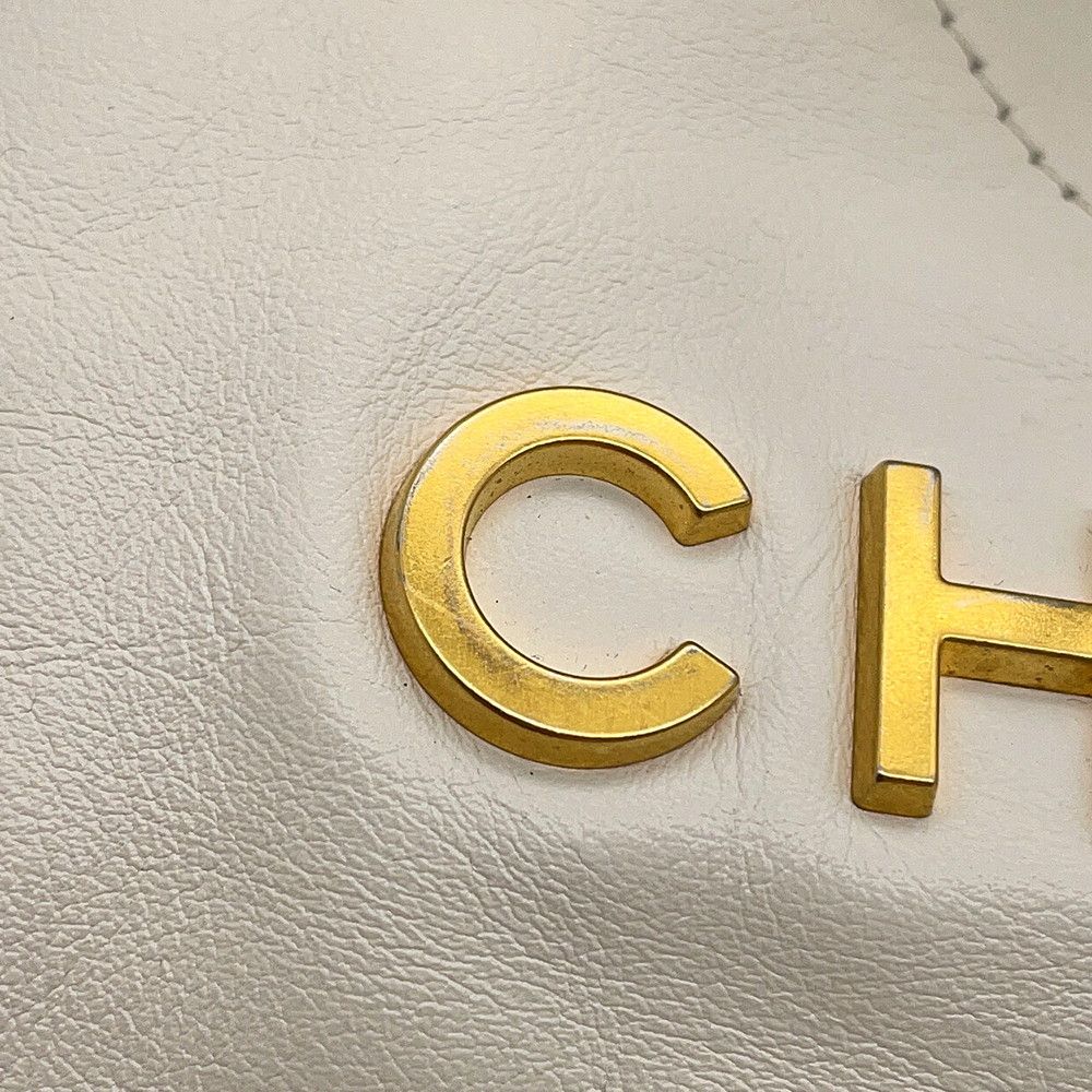 Chanel Backpack Chanel 22 Large Shiny Calfskin White — view 6