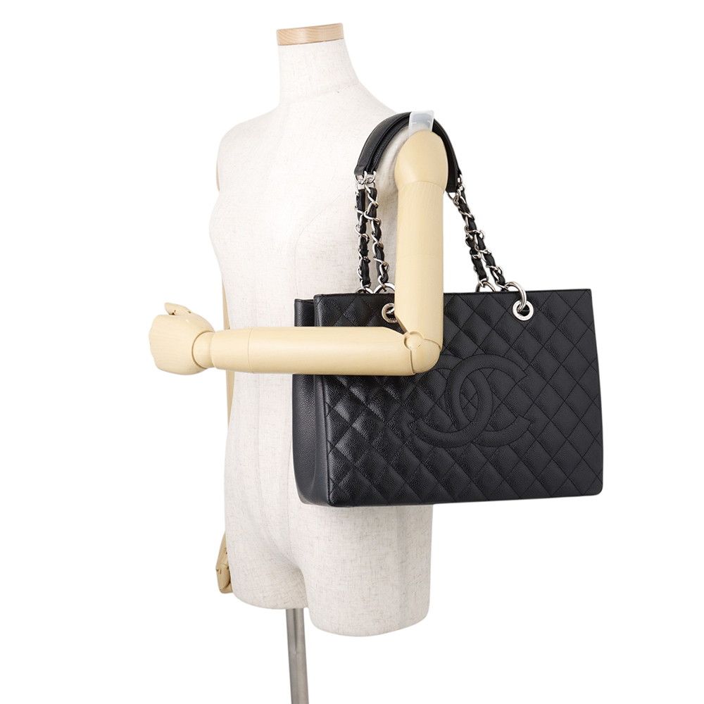 Chanel Chain Tote Bag CC Logo Quilted Grand Shopping GST Caviar Leather Shoulder — view 4