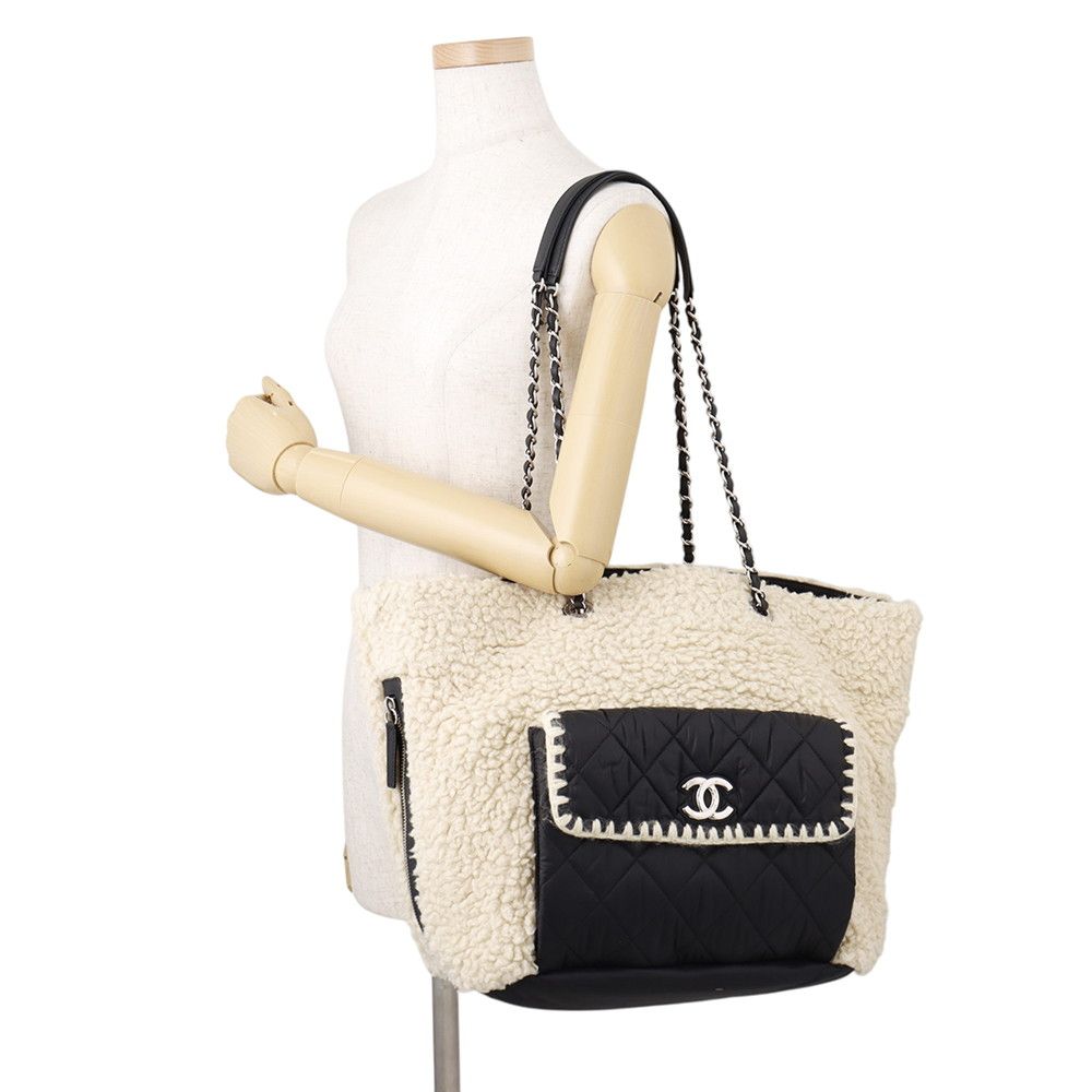 Chanel Tote Coco Neige Quilted CC Logo Fleece Drawstring Shearling Nylon 2-Way — view 5