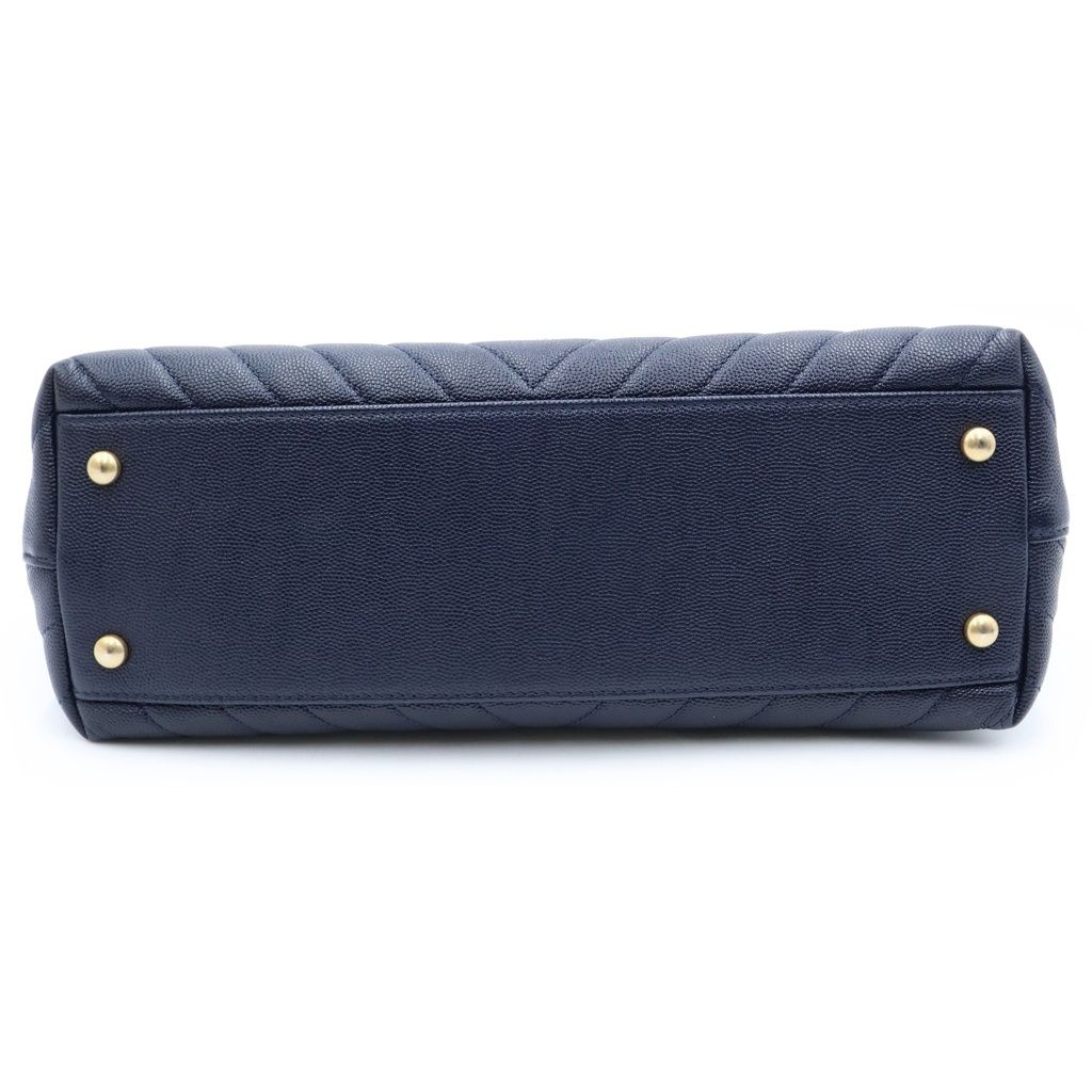 Chanel CC Logo V-stitch Coco Handle S 2-Way Shoulder Bag Navy Caviar Leather — view 4
