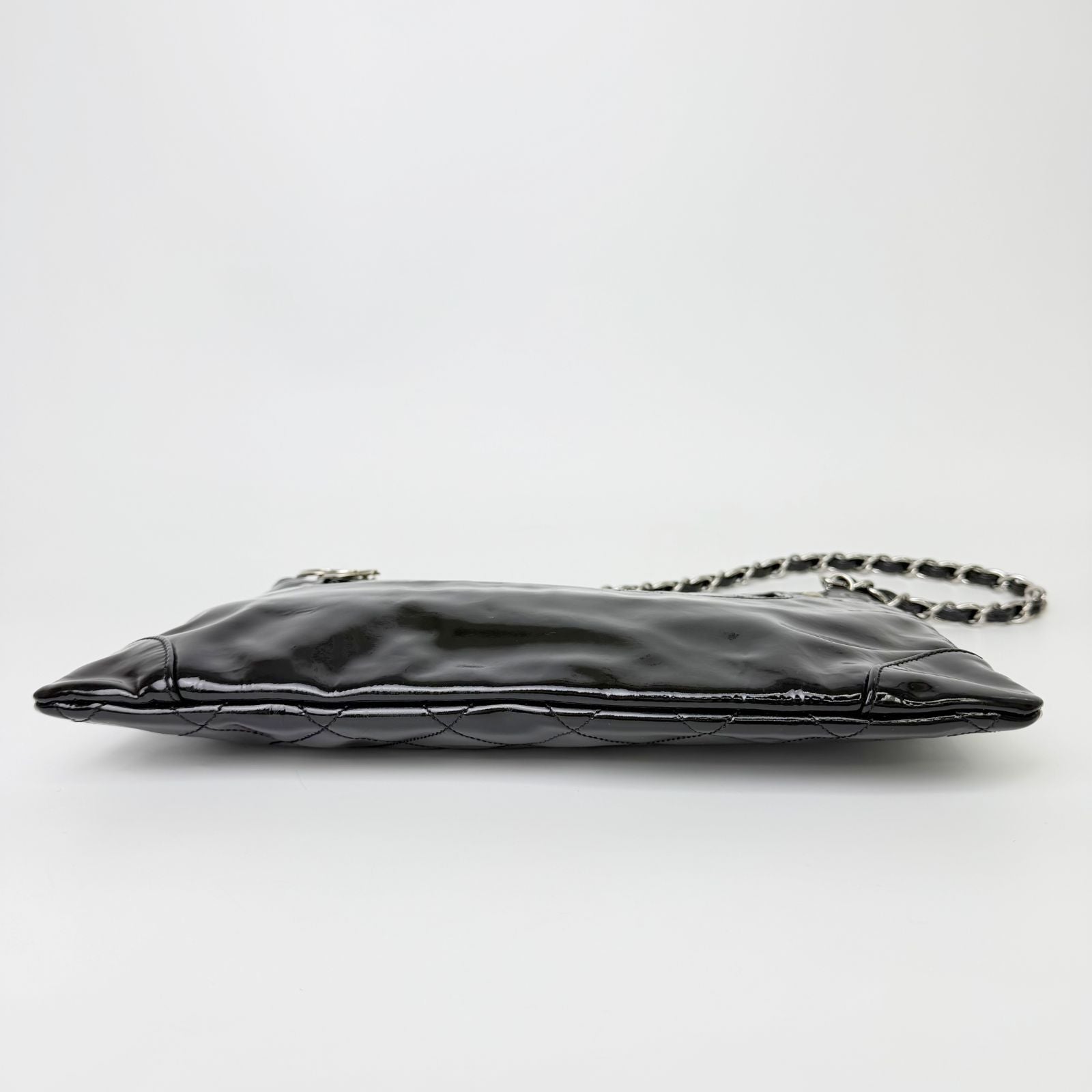 Chanel CC Logo Charm Quilted Chain Shoulder Bag Patent Leather Black Silver — view 5