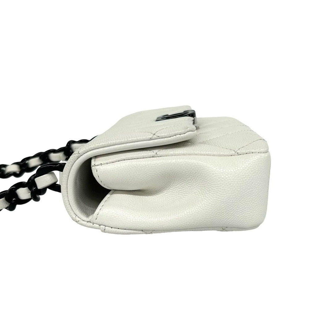 Chanel Quilted CC Logo Caviar Leather Shoulder Bag White — view 5