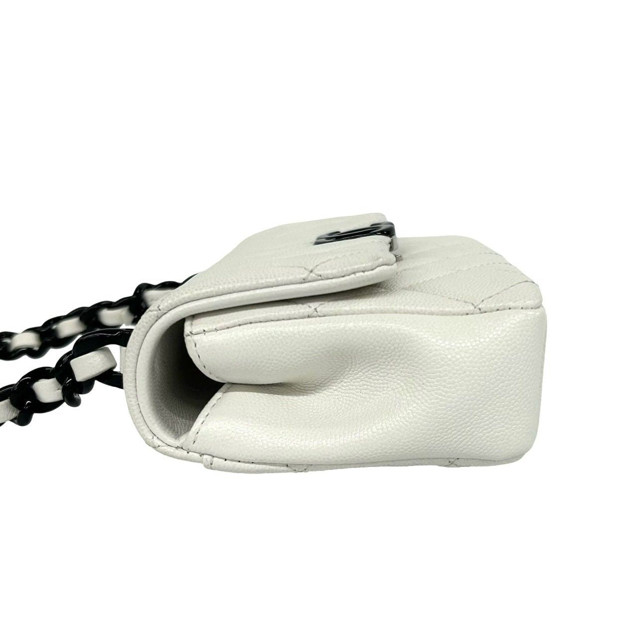 Chanel Quilted CC Logo Caviar Leather Shoulder Bag White — view 5