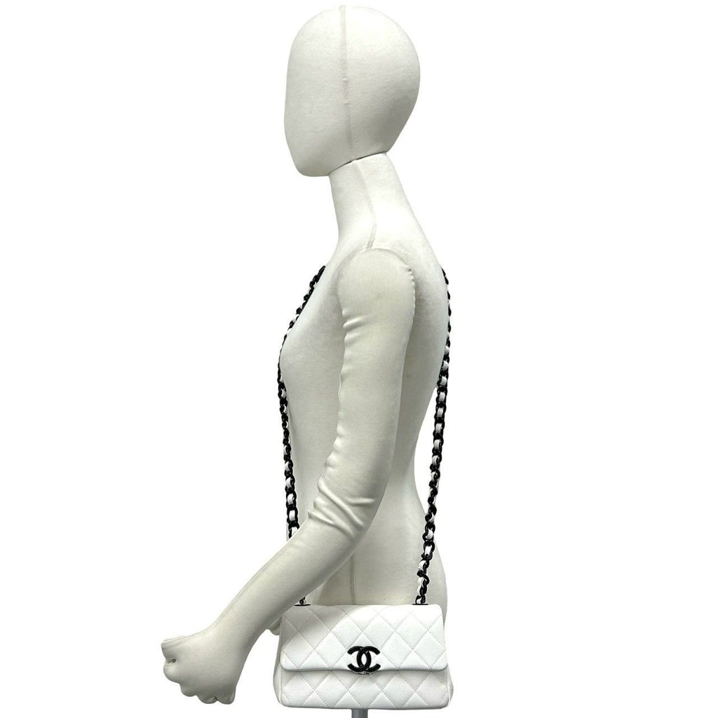 Chanel Quilted CC Logo Caviar Leather Shoulder Bag White — view 2