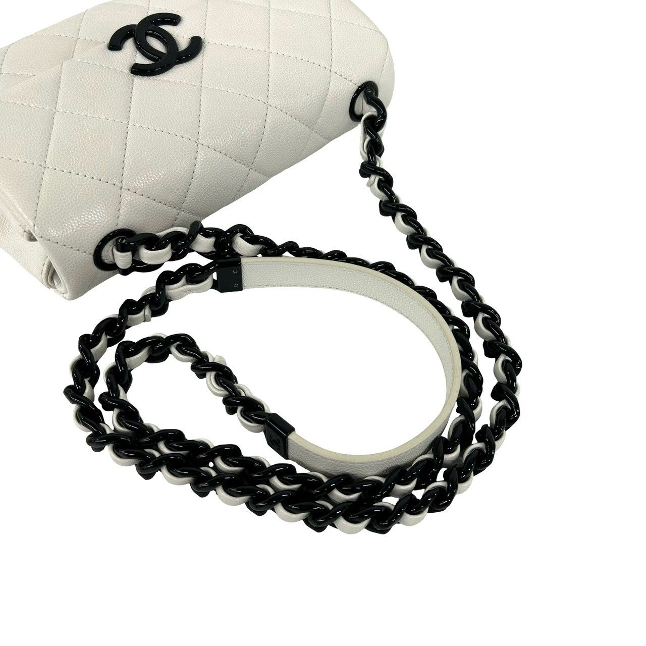 Chanel Quilted CC Logo Caviar Leather Shoulder Bag White — view 4