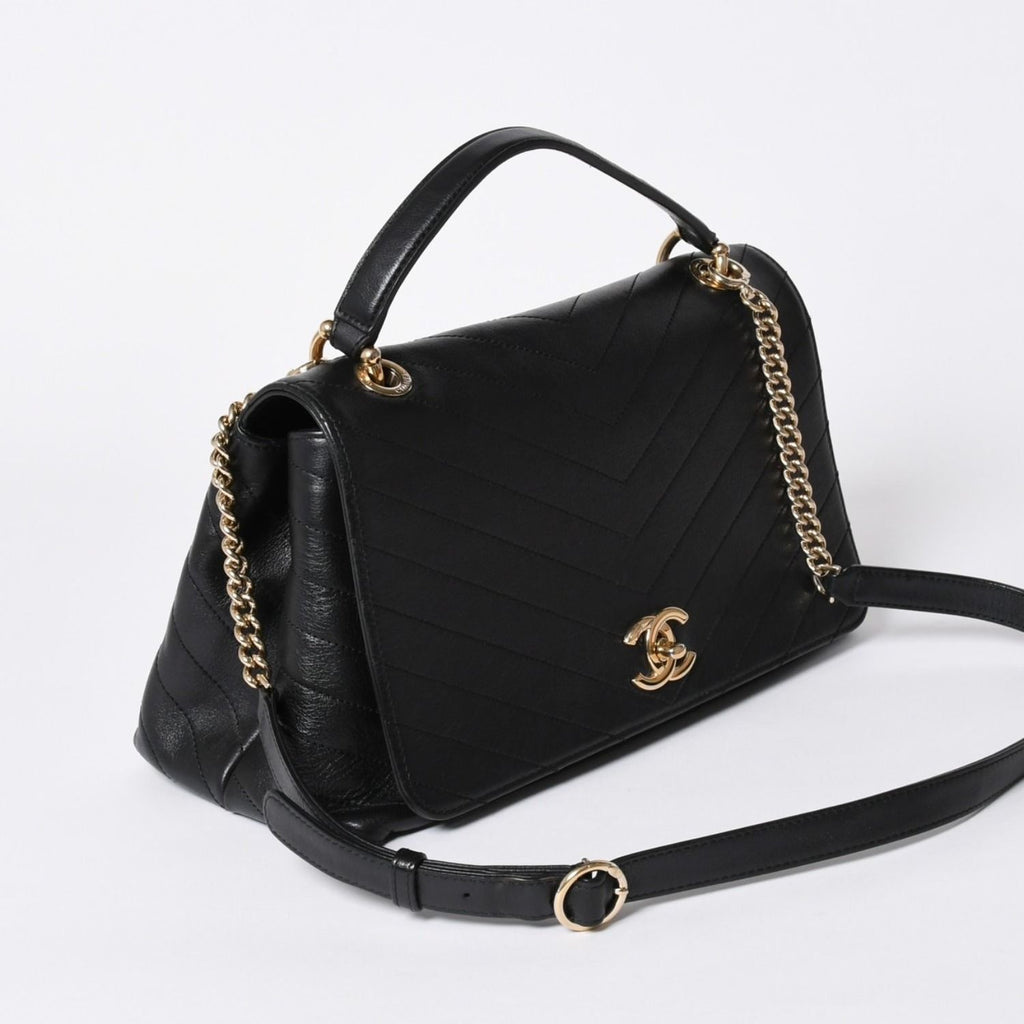 Chanel Chevron 2-Way Chain Shoulder Bag CC Logo Calfskin V-stitch Gold — view 3
