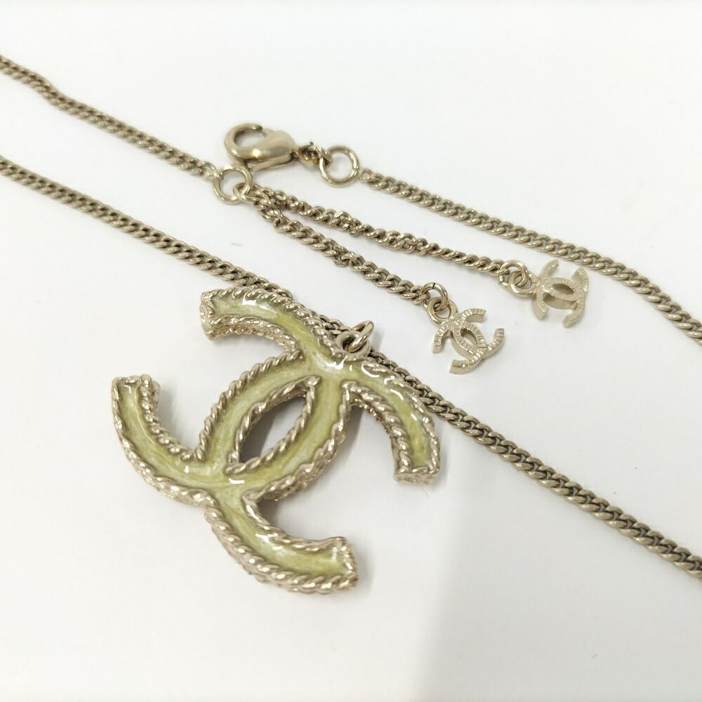 Chanel Necklace CC Logo CC Plated Gold — view 5