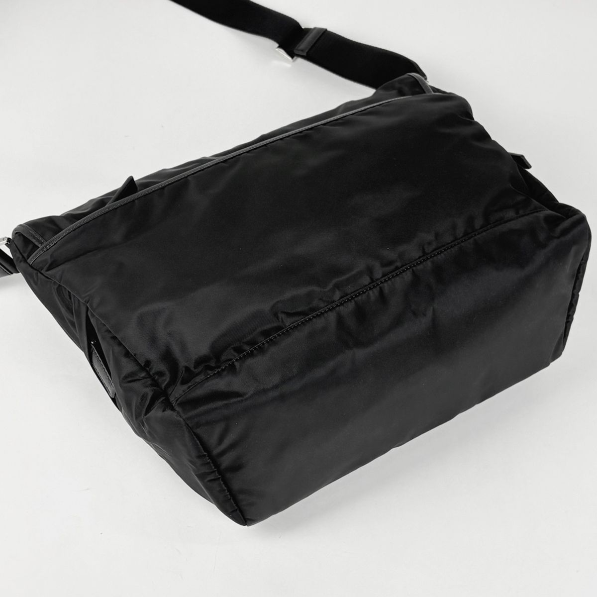 Prada Shoulder Bag Messenger Nylon Nero — view 2