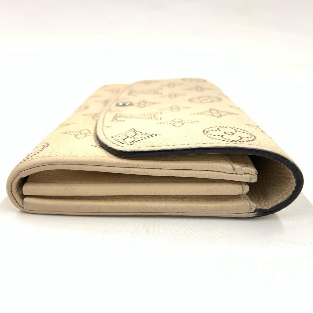 Louis Vuitton Mahina Portefeuille Iris Bifold Wallet Ivory — view 4