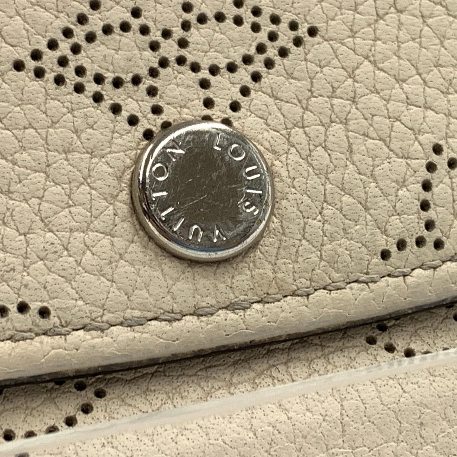 Louis Vuitton Mahina Portefeuille Iris Bifold Wallet Ivory — view 2