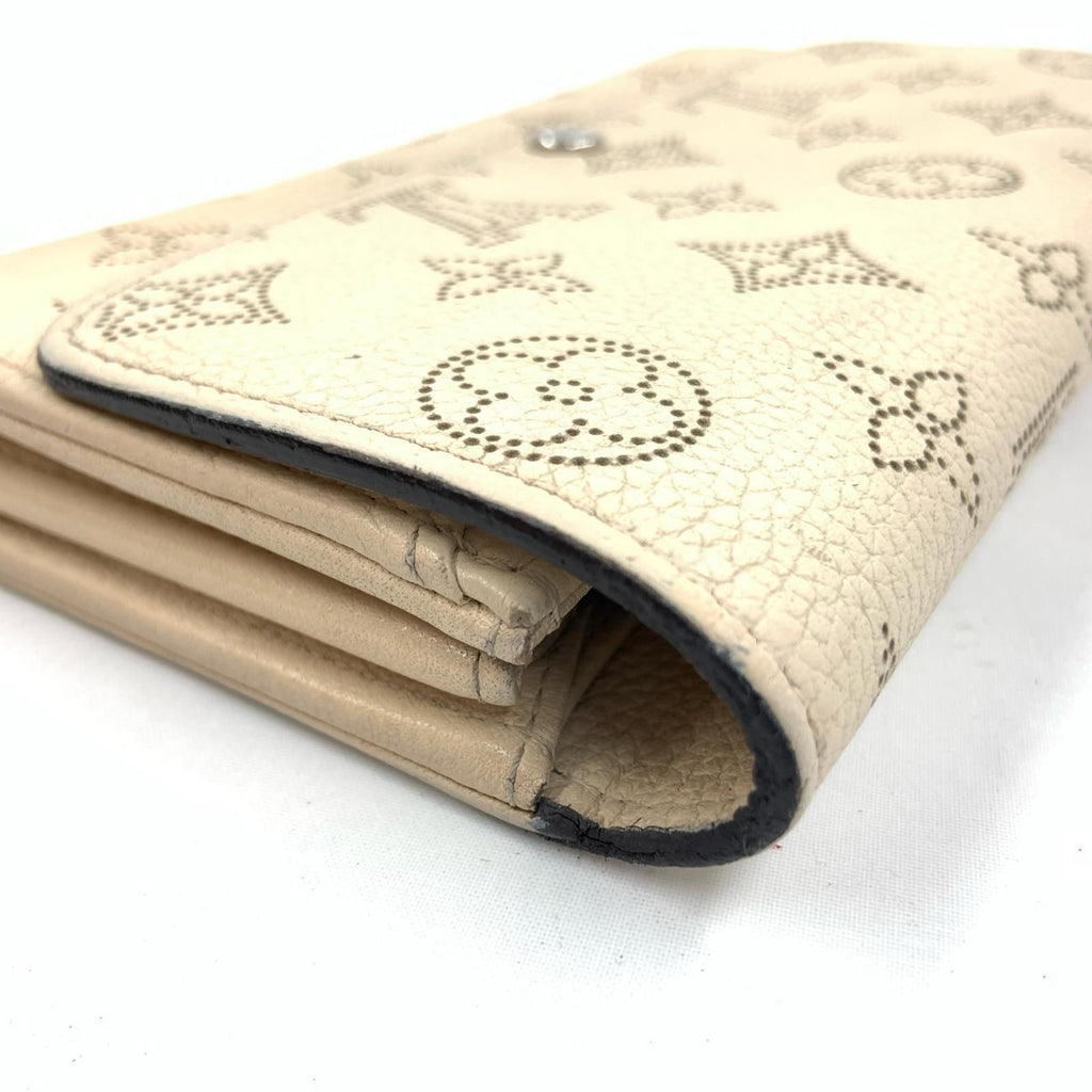 Louis Vuitton Mahina Portefeuille Iris Bifold Wallet Ivory — view 6