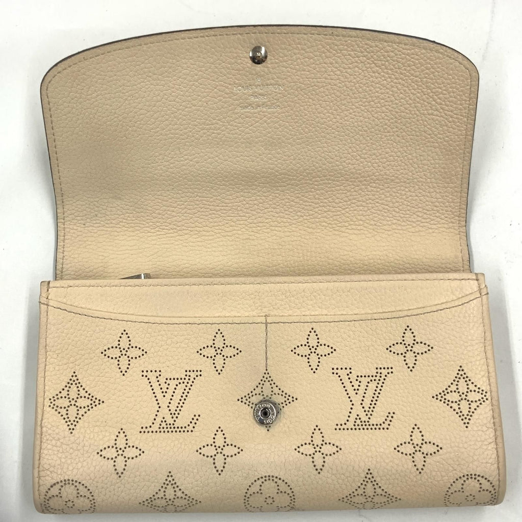 Louis Vuitton Mahina Portefeuille Iris Bifold Wallet Ivory — view 8