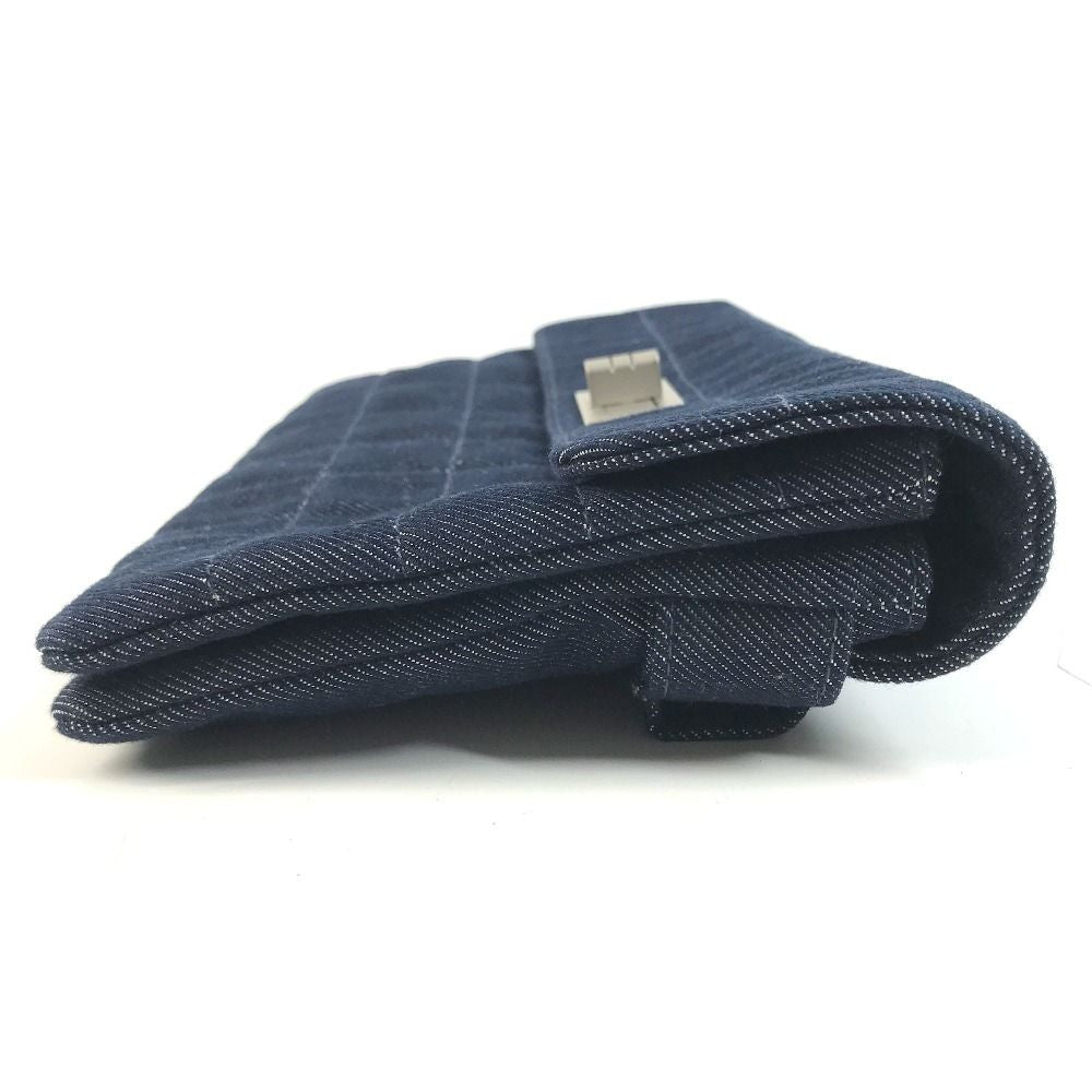 Chanel Clutch 2.55 Logo Choco Bar Denim Blue — view 3