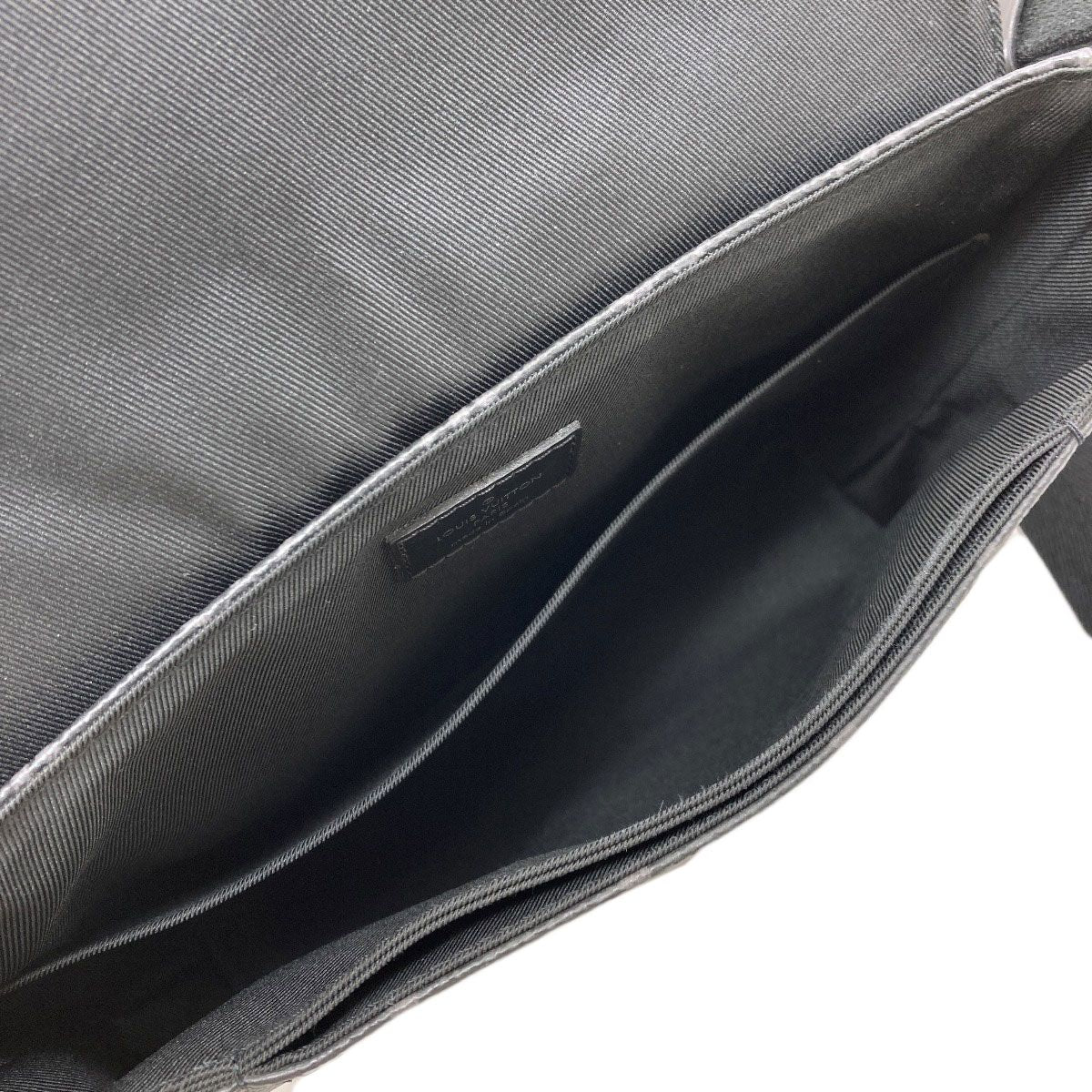 Louis Vuitton District PM Shoulder Bag Monogram Eclipse — view 5