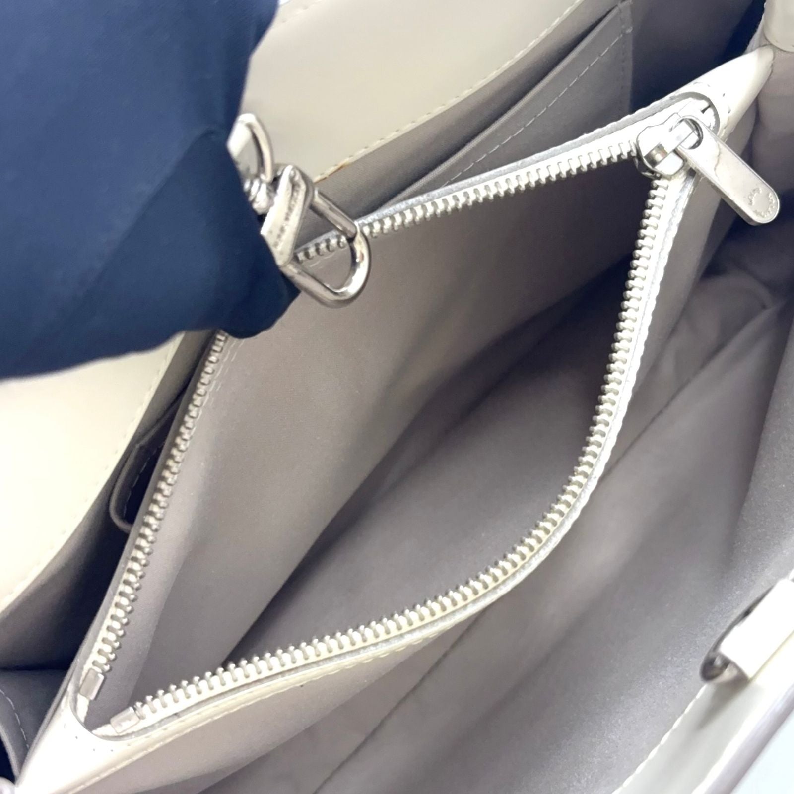 Louis Vuitton Passy PM Epi Ivoire Leather White Handbag Silver — view 5