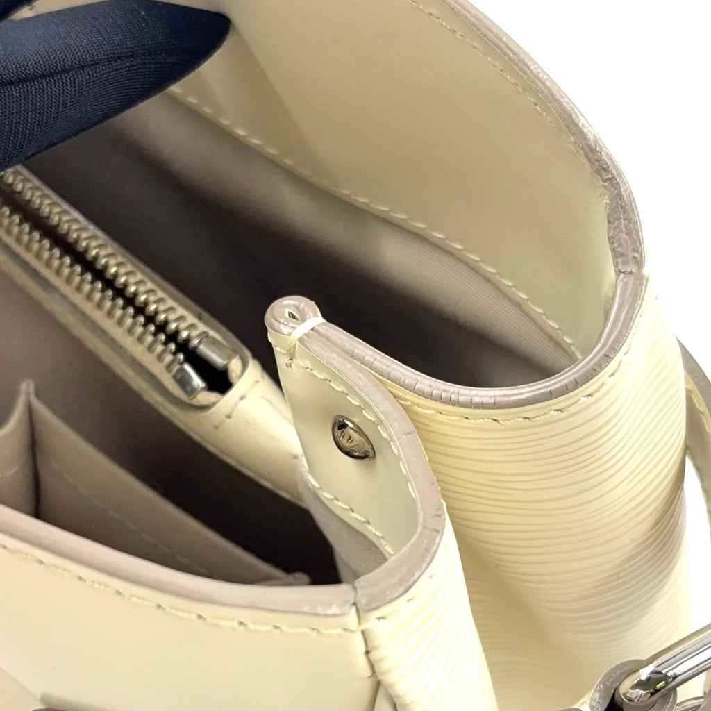 Louis Vuitton Passy PM Epi Ivoire Leather White Handbag Silver — view 8