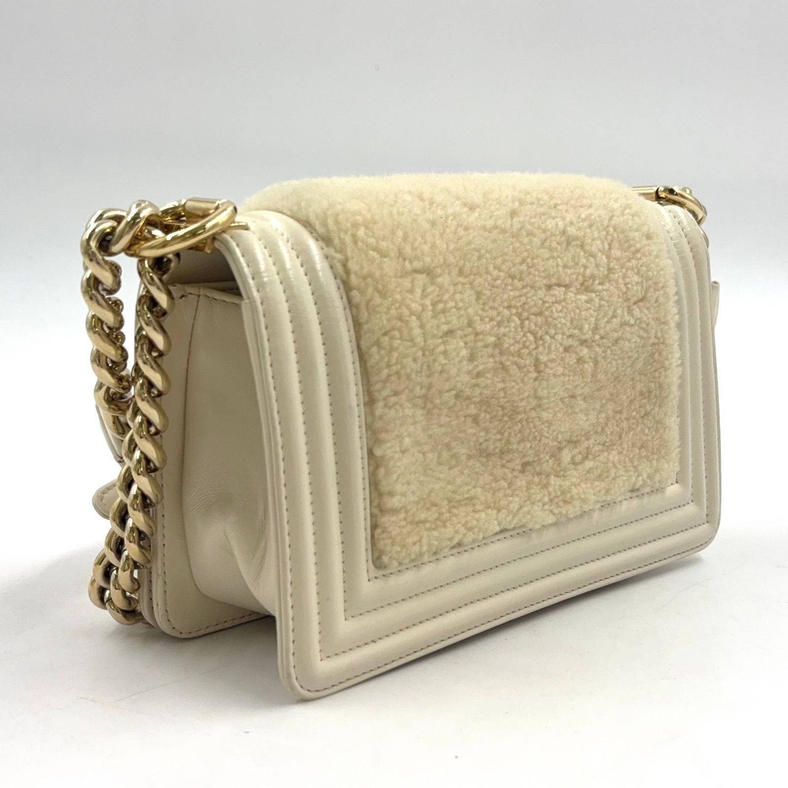 Chanel Boy Leather Shearling Ivory Chain Shoulder Bag Gold — view 2