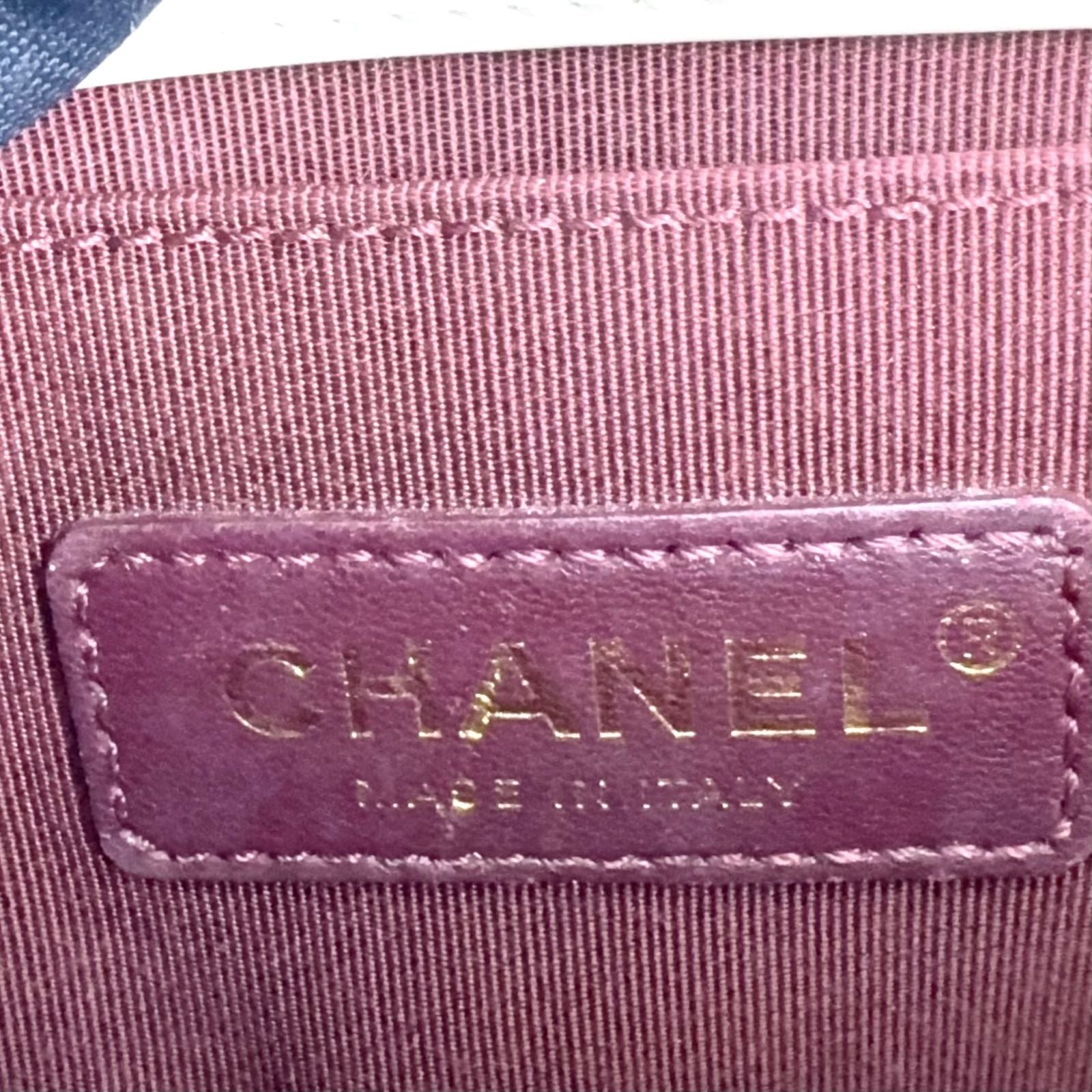 Chanel Boy Leather Shearling Ivory Chain Shoulder Bag Gold — view 4