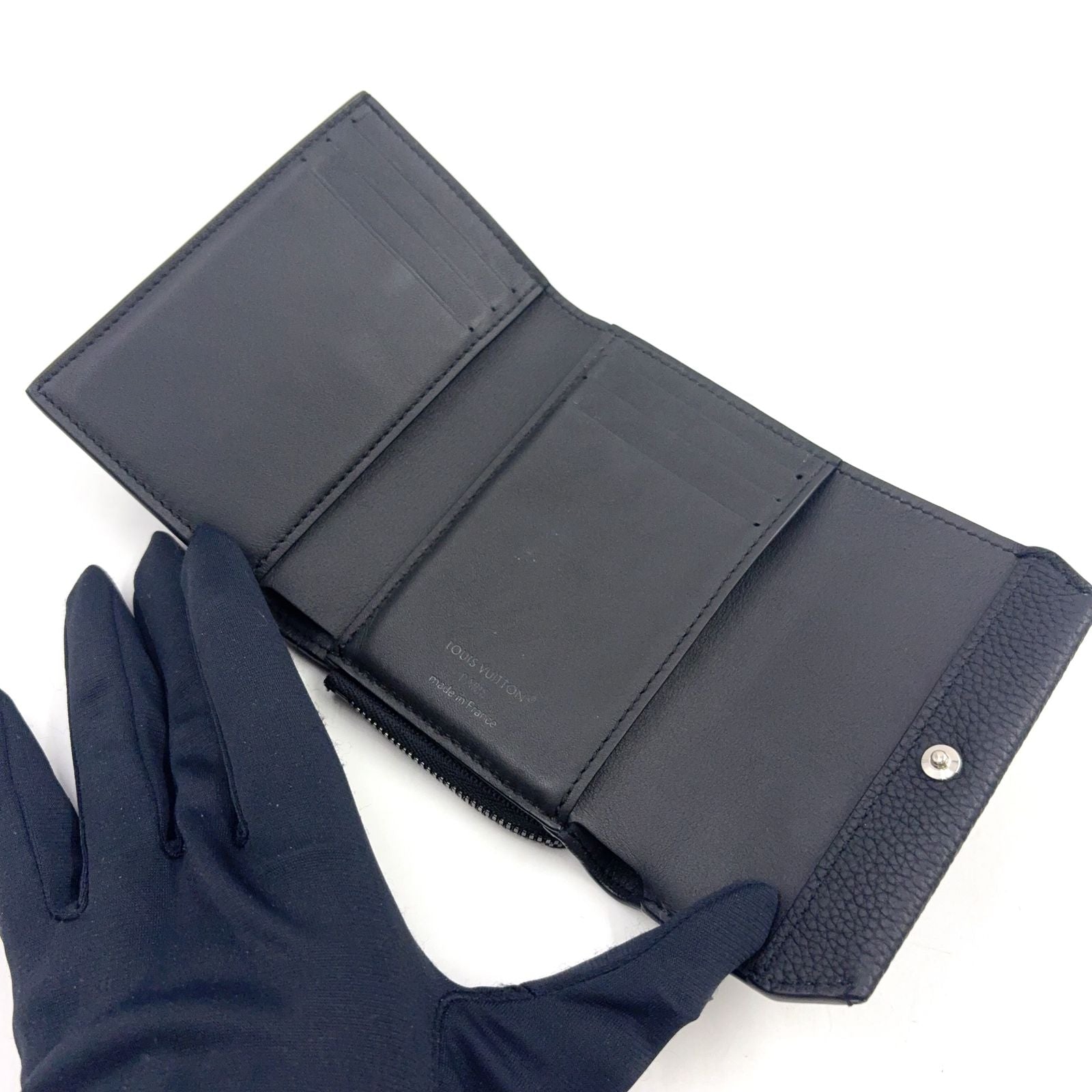 Louis Vuitton Portefeuille Pilot Aerogram Leather Black Trifold Wallet — view 3