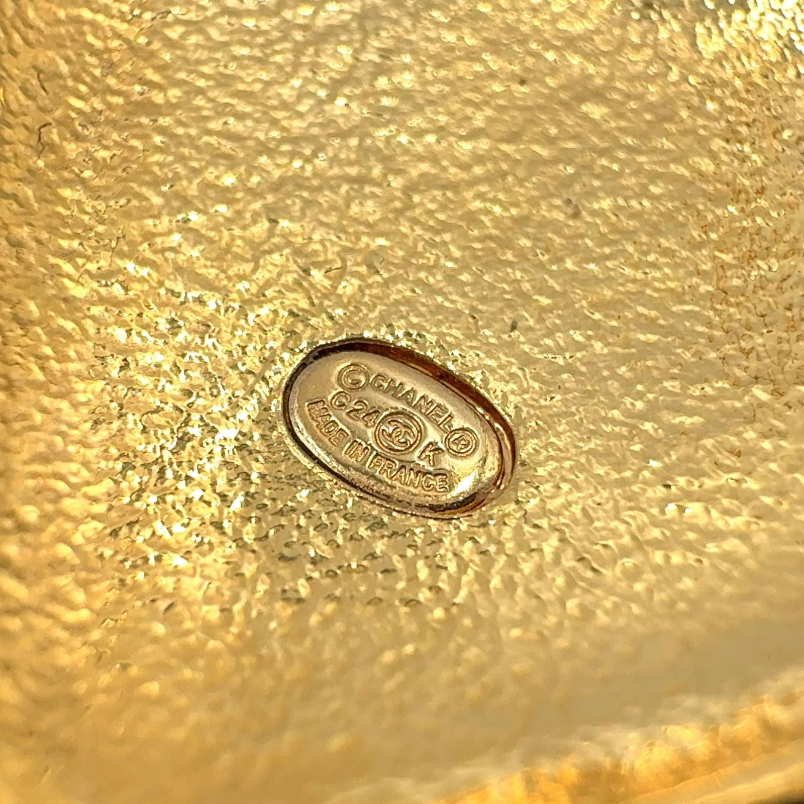 Chanel CC Logo Heart Motif Metal Resin Gold Earrings — view 4