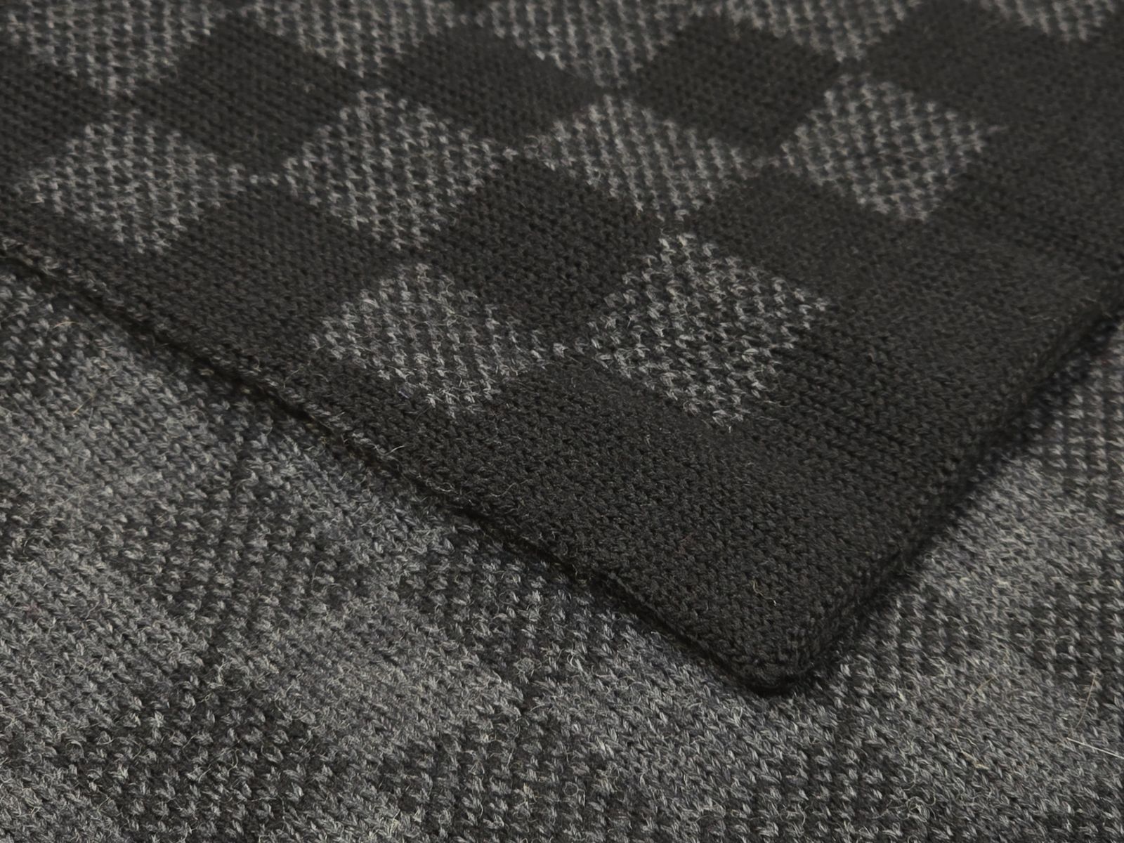 Louis Vuitton Damier Black Echarpe Petit Scarf — view 4