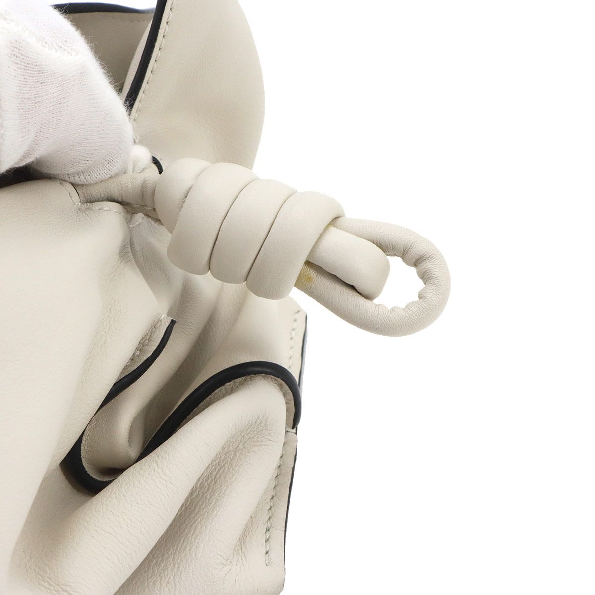 Loewe Flamenco Clutch Medium Shoulder Bag Leather White Gold — view 8