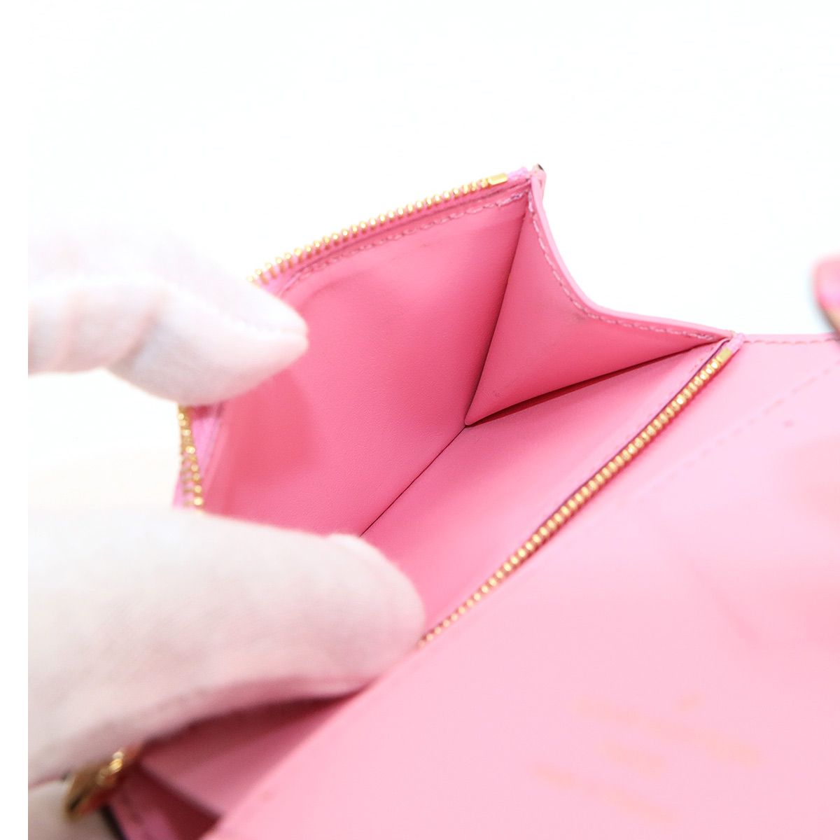 Louis Vuitton LV Vertical Wallet Compact Bifold Taurillon Leather — view 7