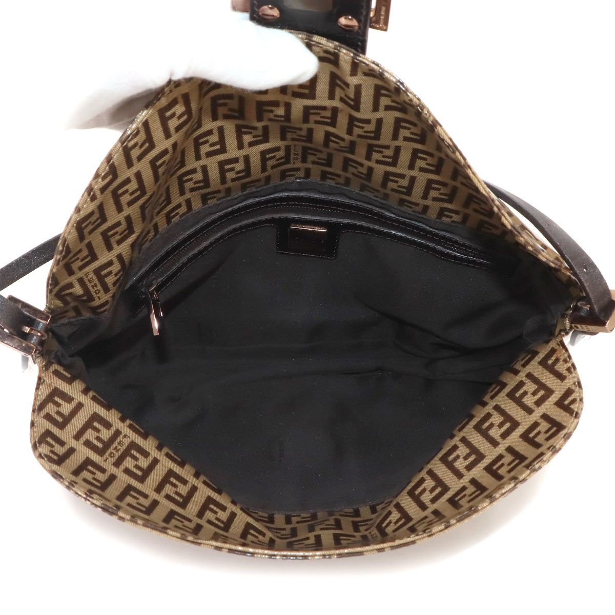 Fendi Zucchino Patent Shoulder Bag Leather Beige Blanc — view 6