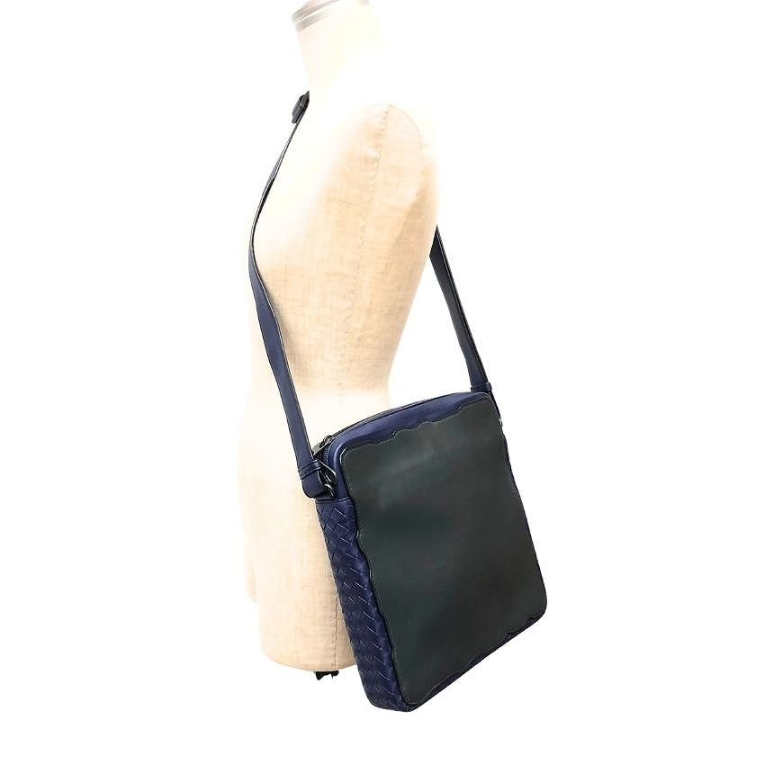 Bottega Veneta Intrecciato Trim Leather Shoulder Bag Crossbody Navy Gray Braided — view 3