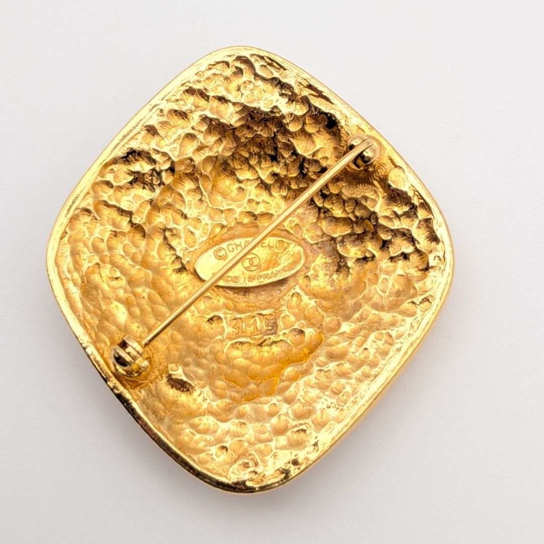 Chanel Brooch CC Logo Gold Diamond Arabesque First Era Vintage — view 4