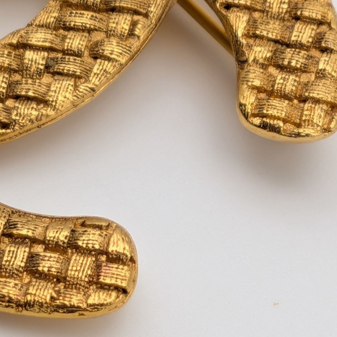 Chanel Brooch CC Logo Mesh Braided Pattern Gold 29 Vintage — view 3