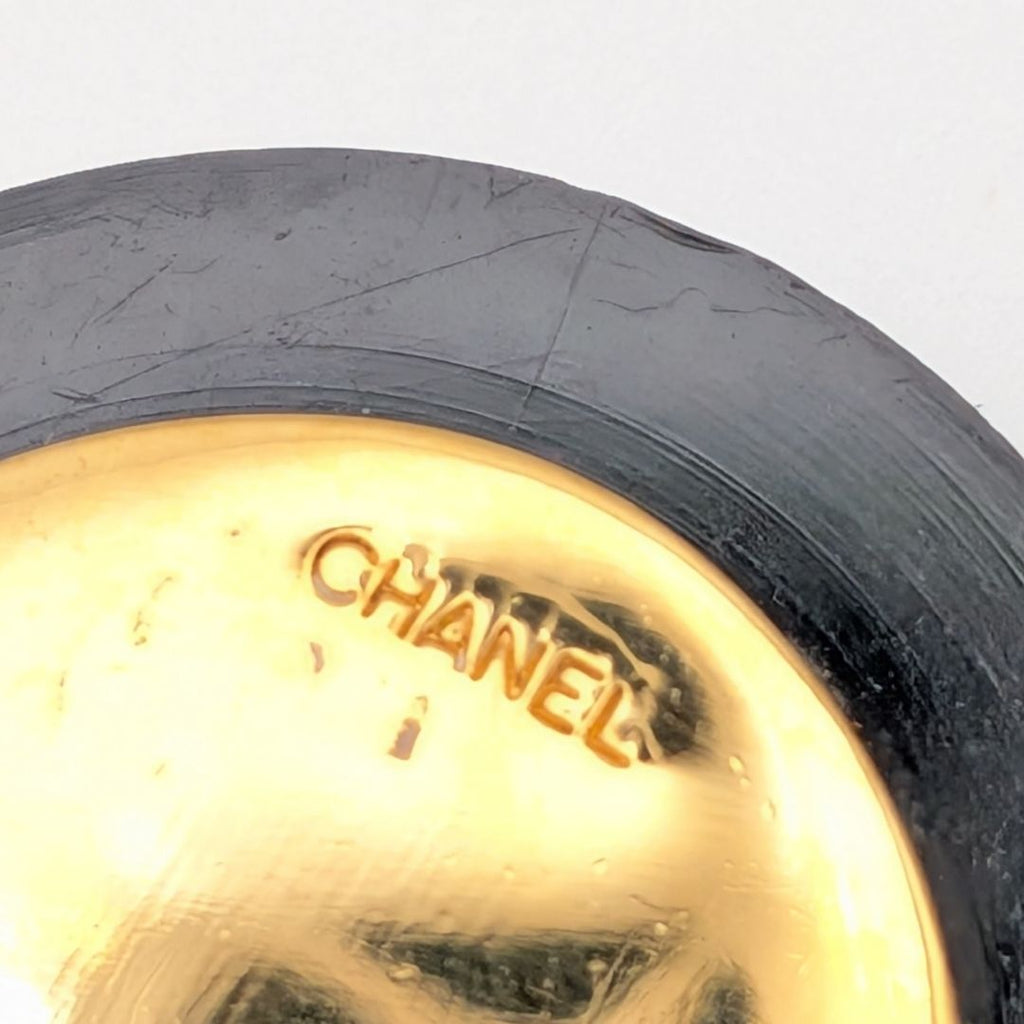 Chanel Earrings CC Logo Quilted Gold Black Round First Era Vintage — view 6