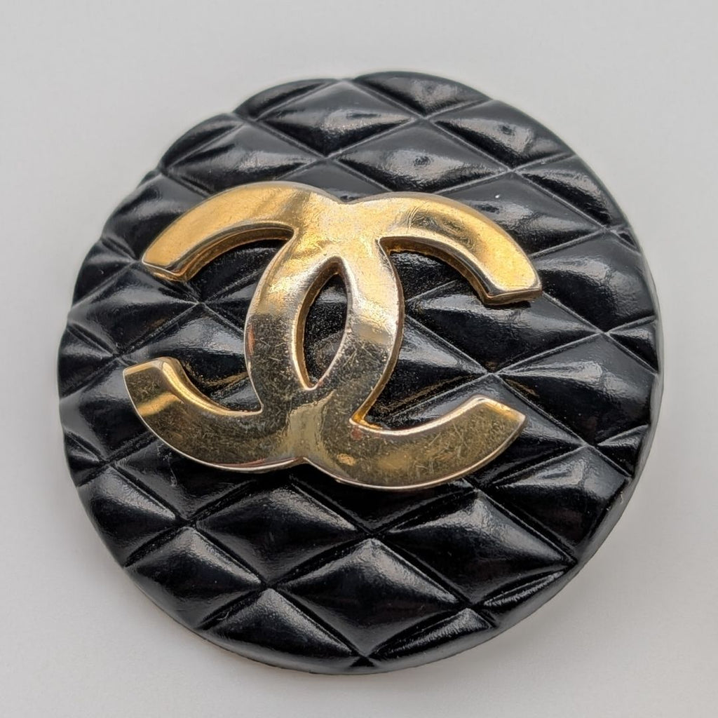 Chanel Earrings CC Logo Quilted Gold Black Round First Era Vintage — view 3