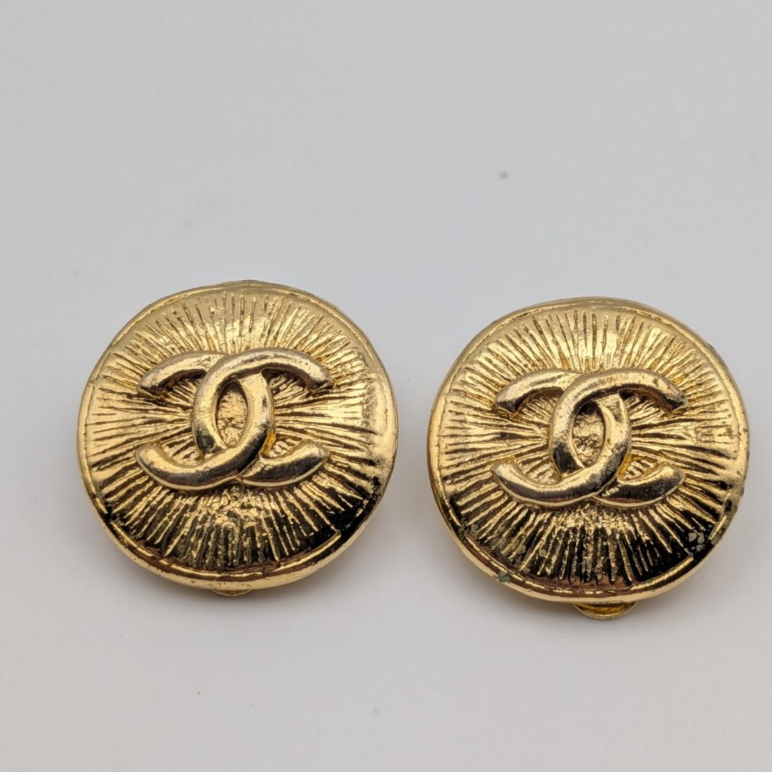 Chanel Earrings CC Logo Round Circle Gold Radiant Pattern First Era Vintage
