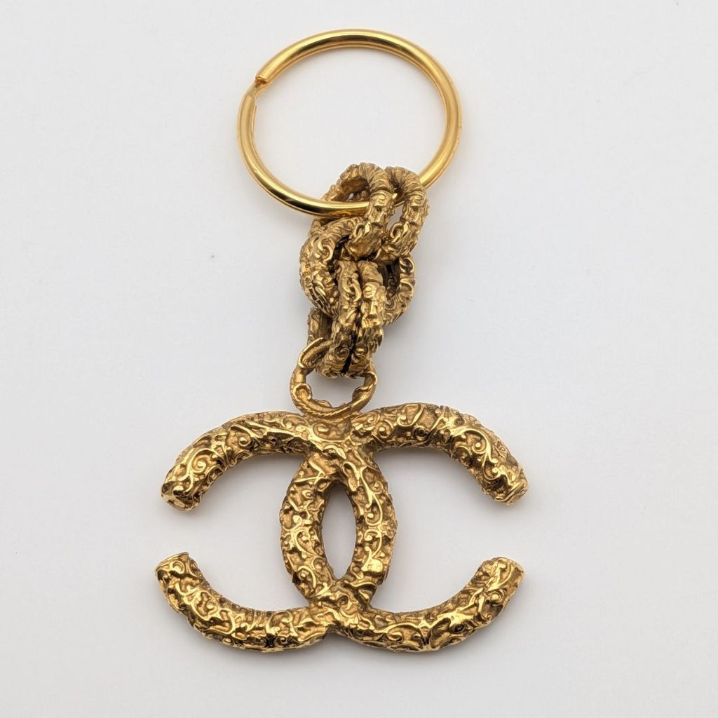 Chanel Charm Key Holder CC Logo Lava Gold Vintage — view 2