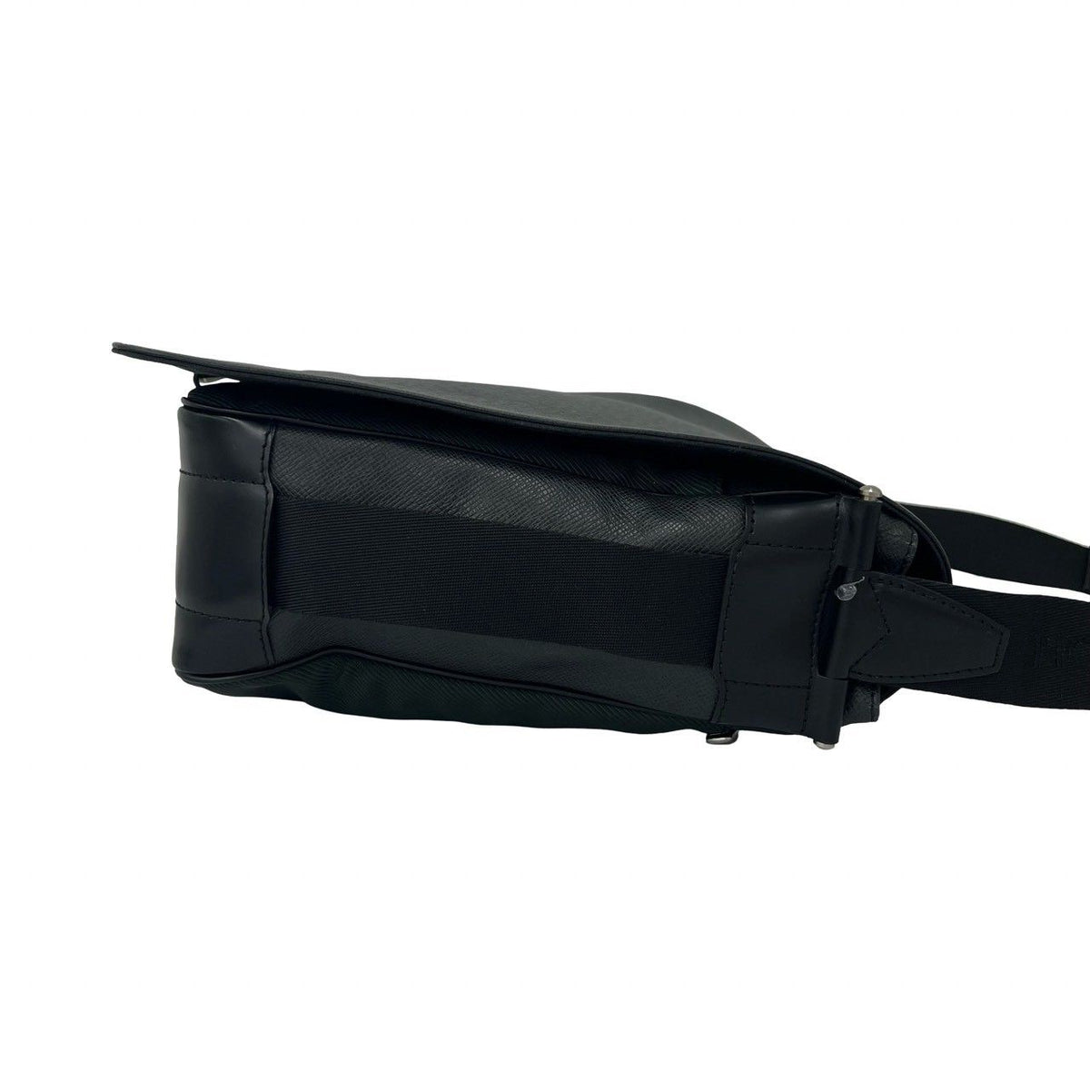 Louis Vuitton Victor Taiga Line Leather Shoulder Bag Black — view 6