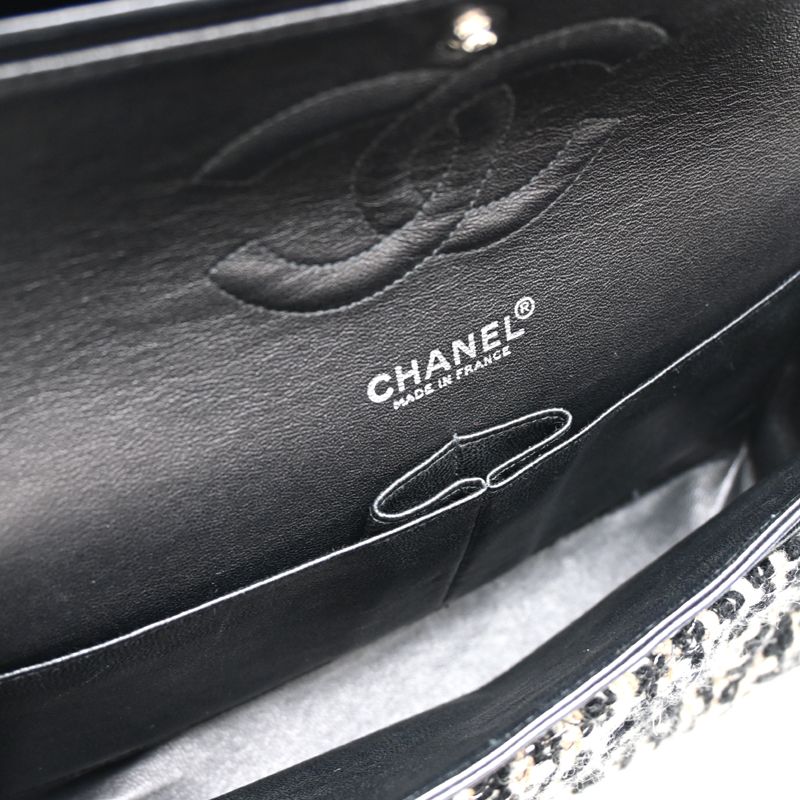 Chanel Shoulder Bag Black — view 6
