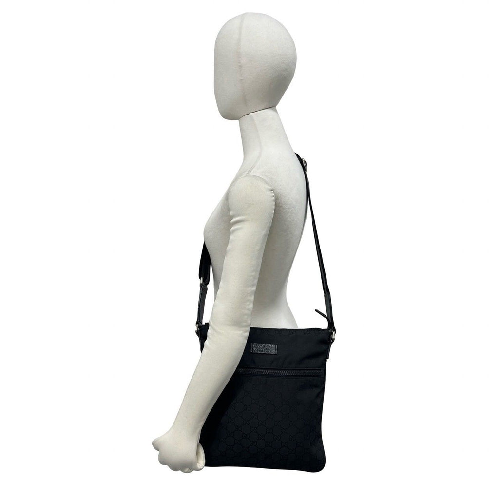 Gucci GG Logo Pattern Leather Shoulder Bag Cross Black — view 2