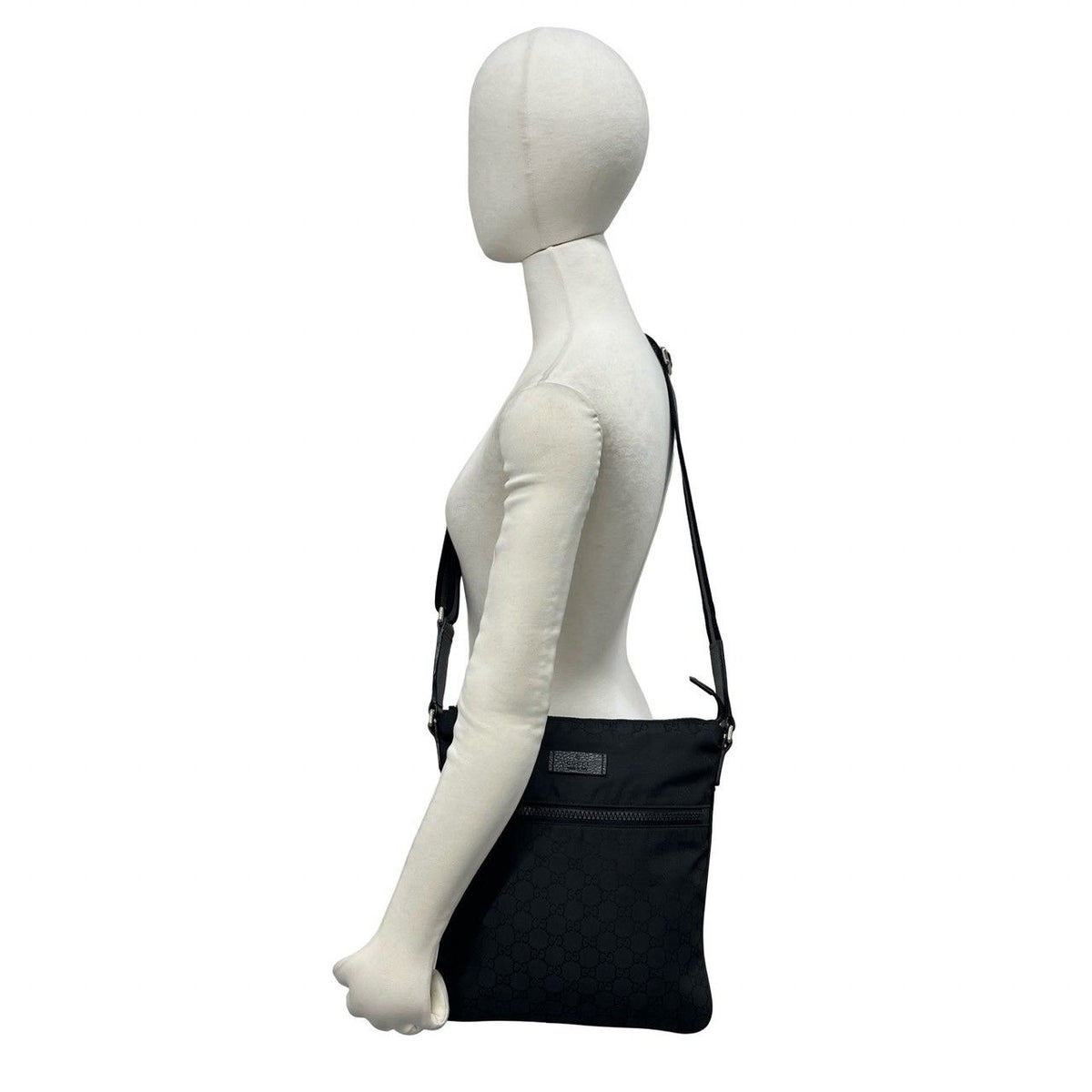 Gucci GG Logo Pattern Leather Shoulder Bag Cross Black — view 2