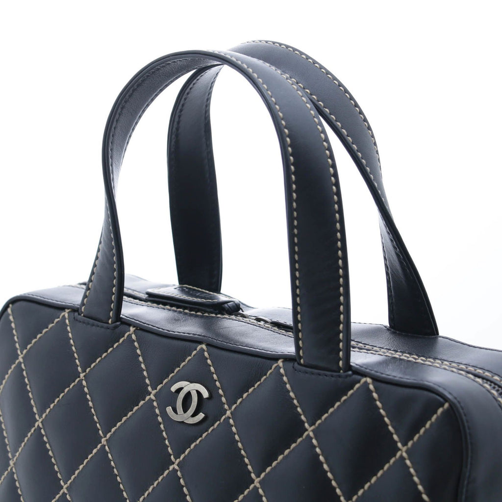 Chanel Wild Stitch Handbag Black Leather — view 4