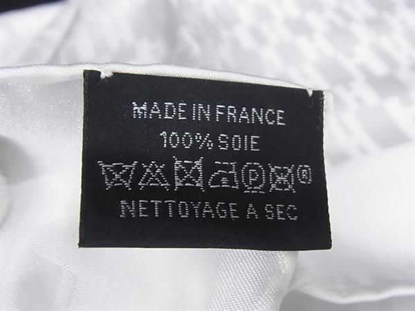Hermes Faconnee Grand H Pocket Silk 100% Scarf Ivory — view 4