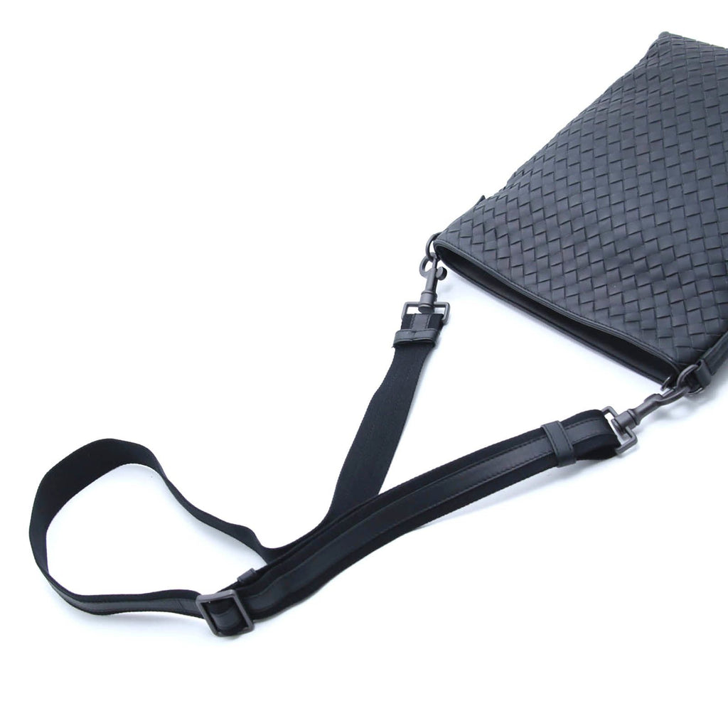 Bottega Veneta Intrecciato Shoulder Bag Black Leather — view 4