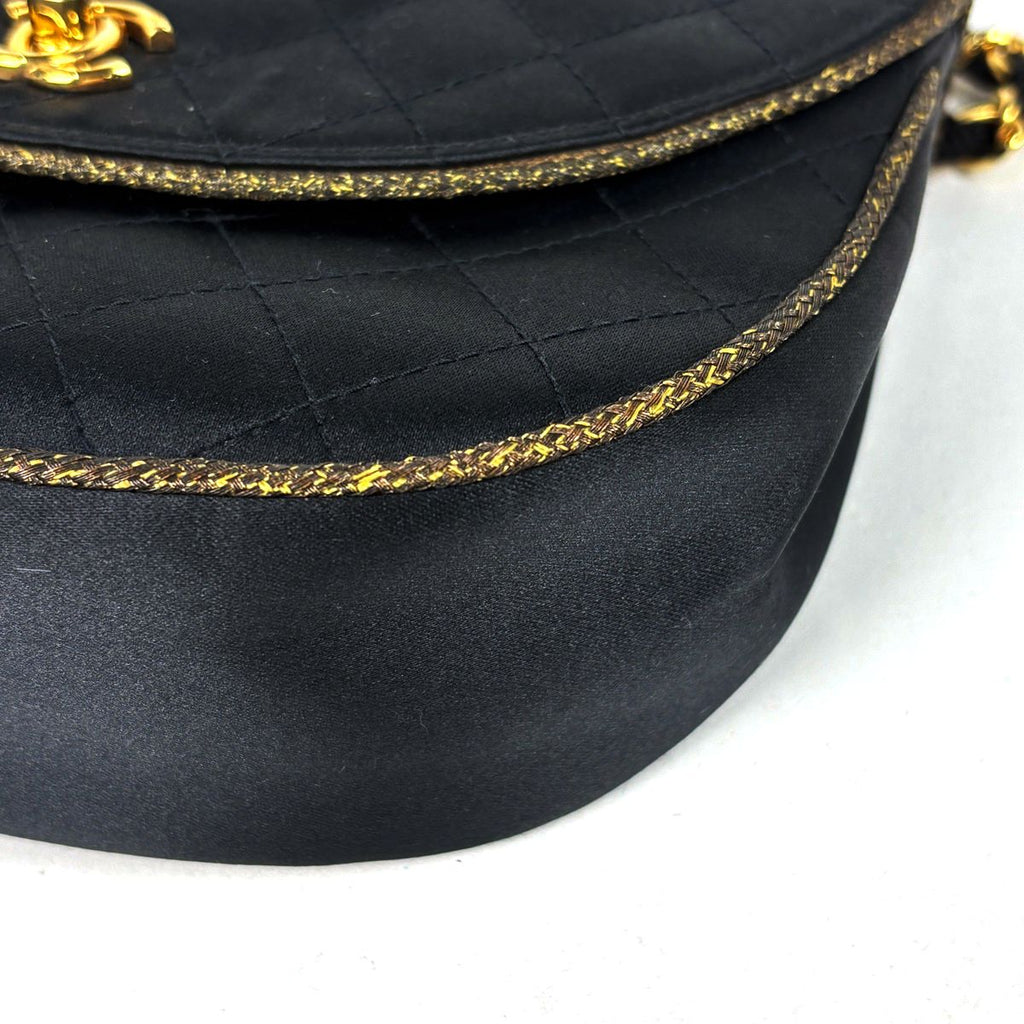 Chanel Shoulder Bag CC Logo Quilted Satin Black — view 3