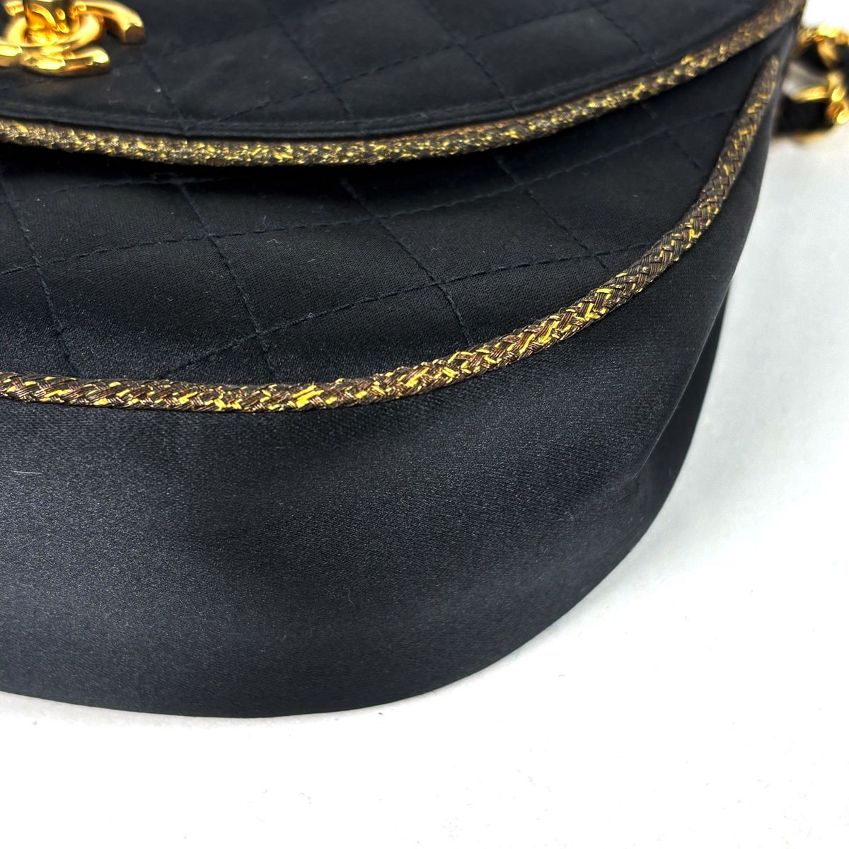 Chanel Shoulder Bag CC Logo Quilted Satin Black — view 3