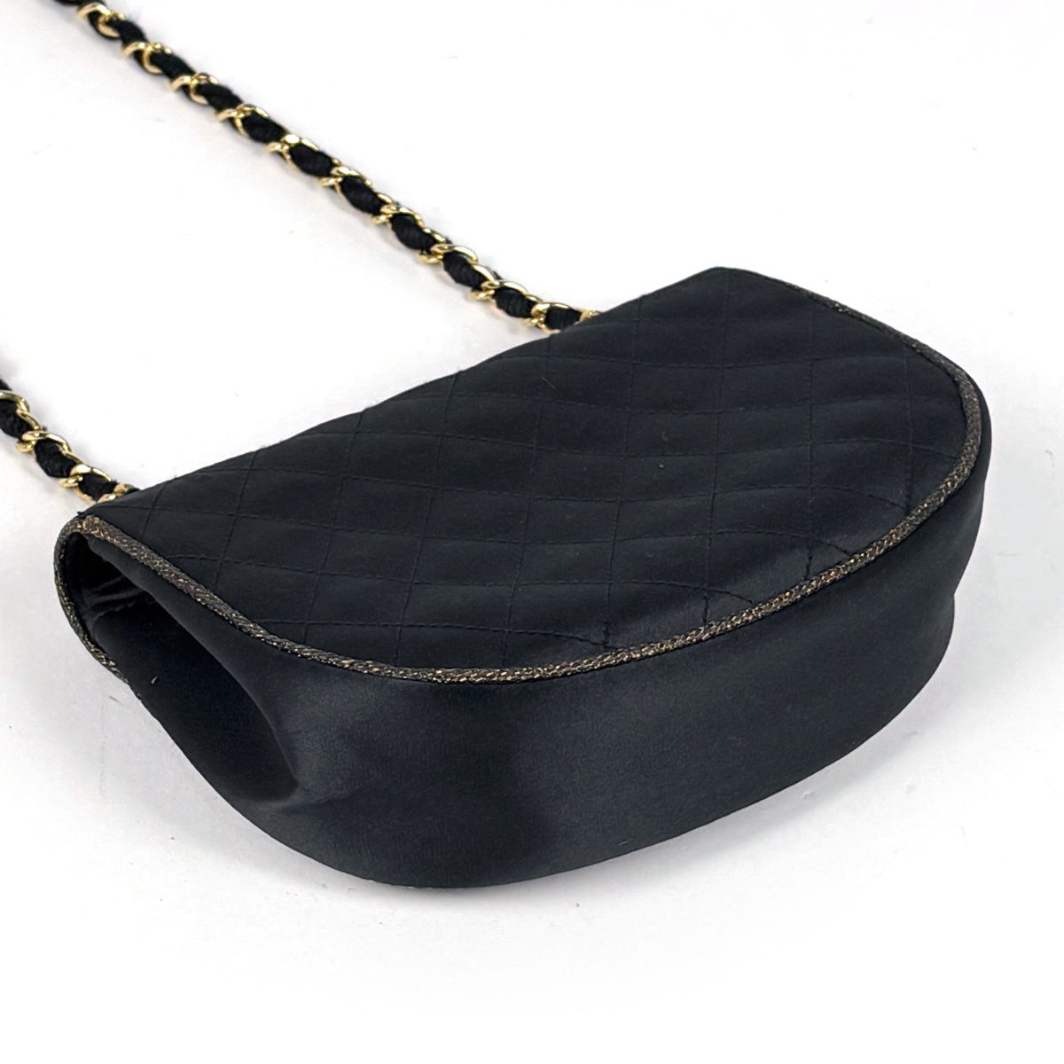 Chanel Shoulder Bag CC Logo Quilted Satin Black — view 2