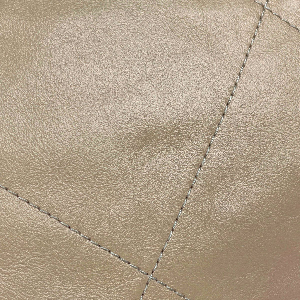 Chanel 22 Small Shoulder Bag Leather Beige — view 4