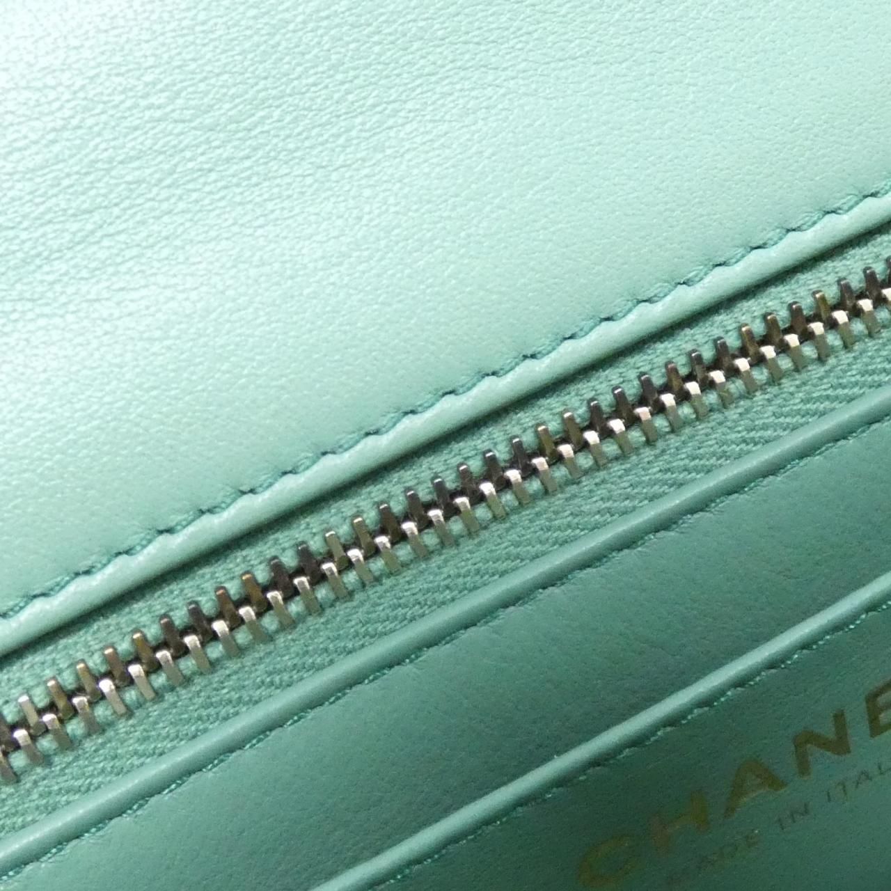 Chanel Shoulder Bag Green — view 8